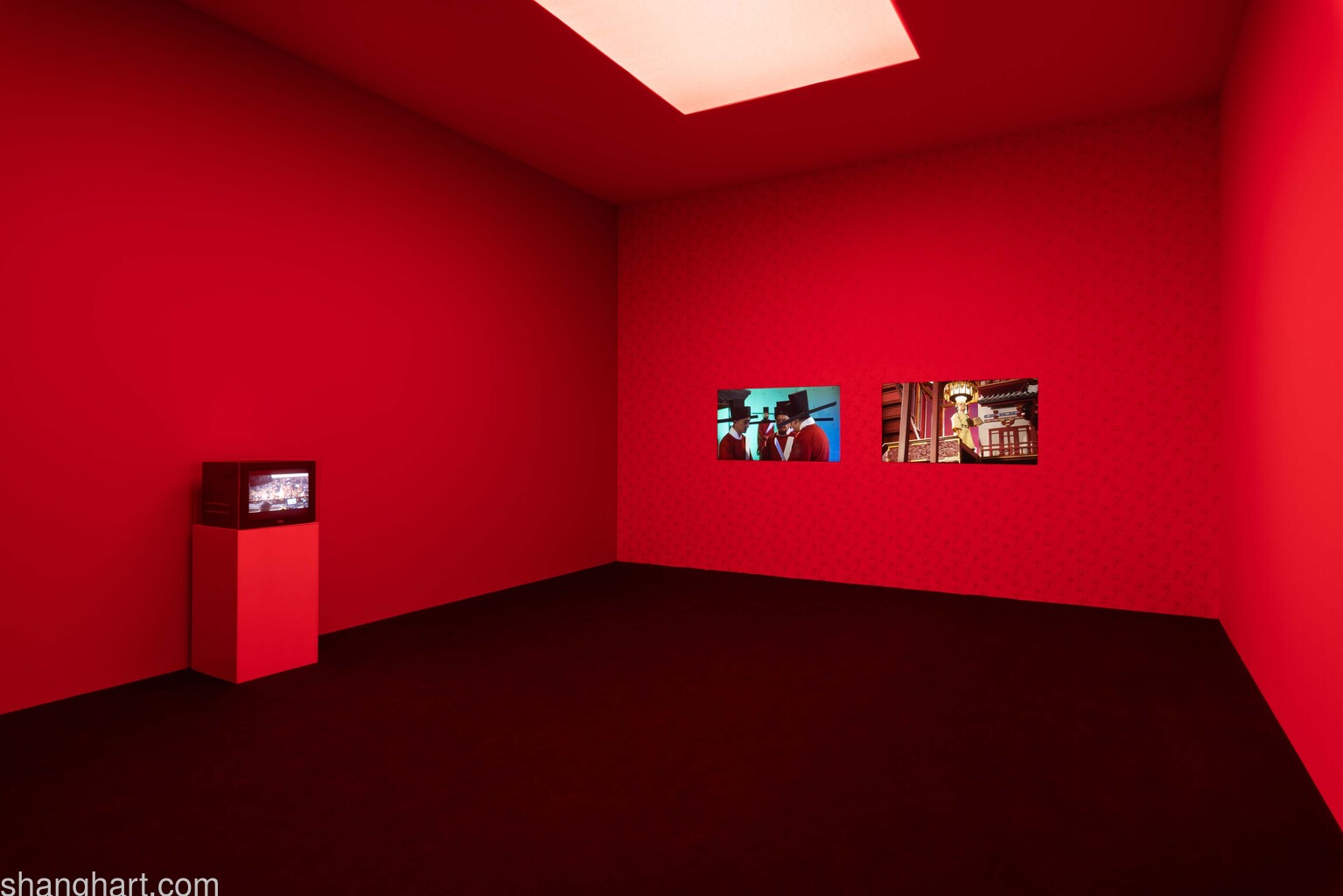 Yang-Fudong_Entropy_Faurschou-Foundation_001_Photo-by-David-Stjernholm