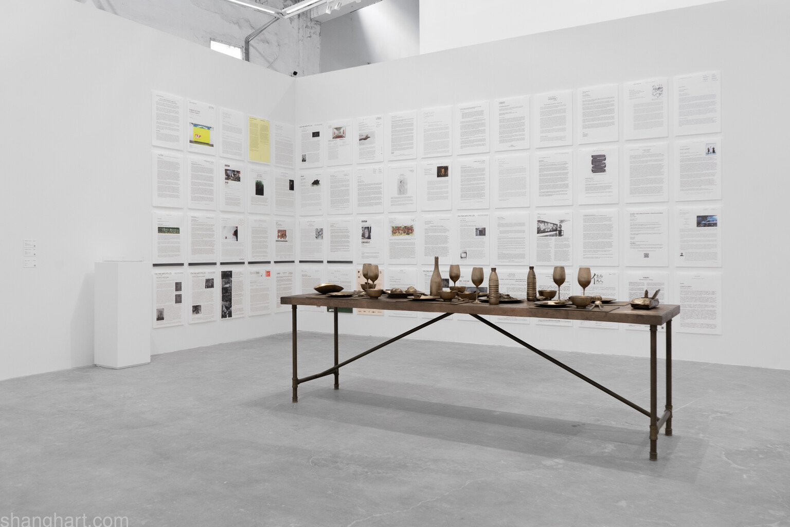 Ci Kim(on the floor); Goh Chun Aik (on the wall)