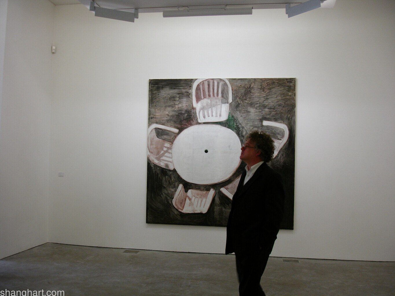 Jonathan Watkins(Curator of Ikon Gallery) was at the opening