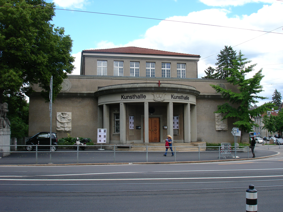 Kunsthalle Bern outside Scene