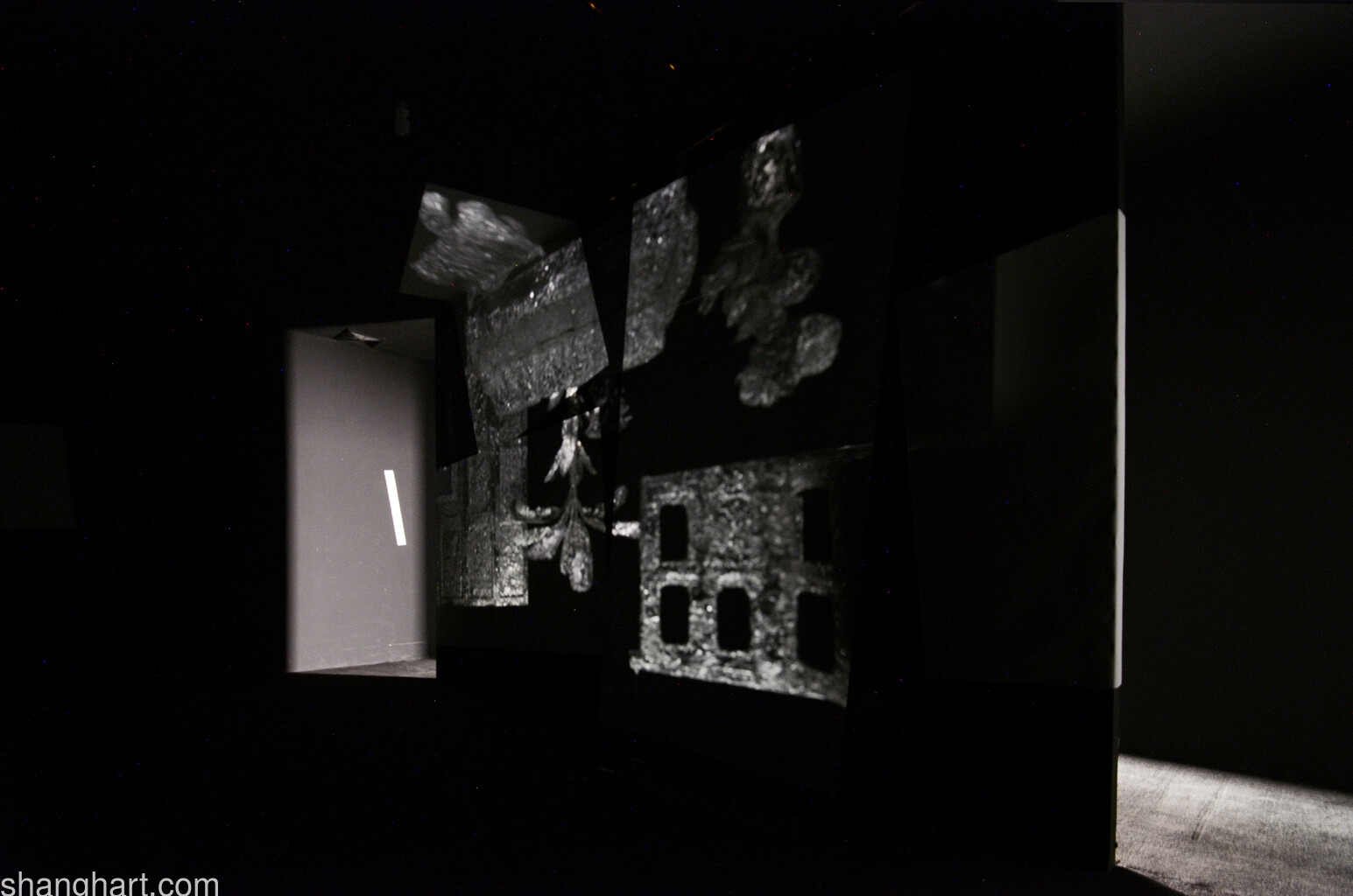 Internal view of Geng Jianyi's work