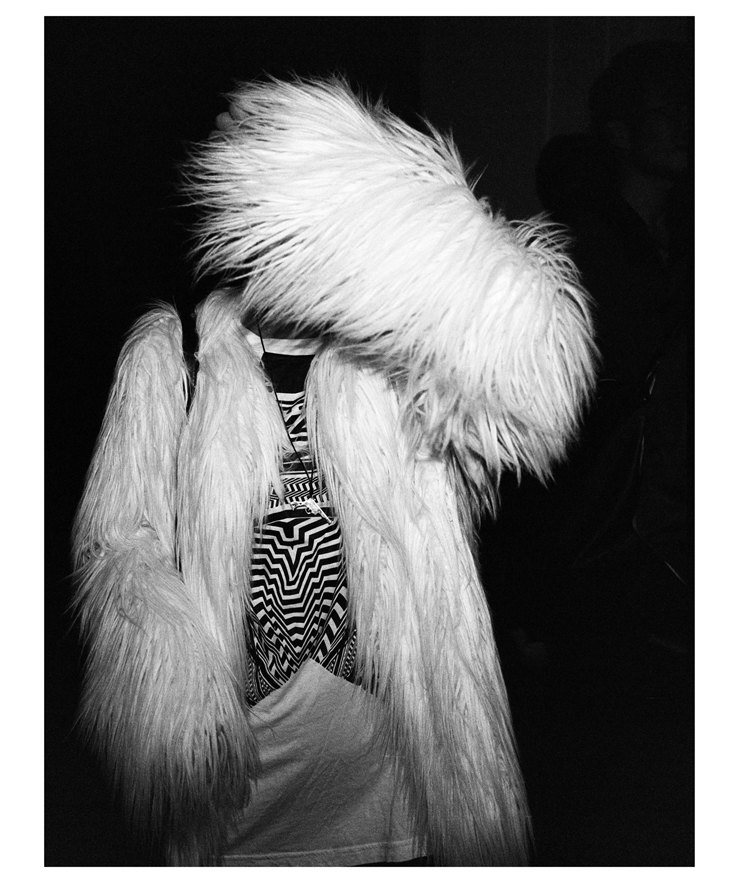 ST120BW09069_0011