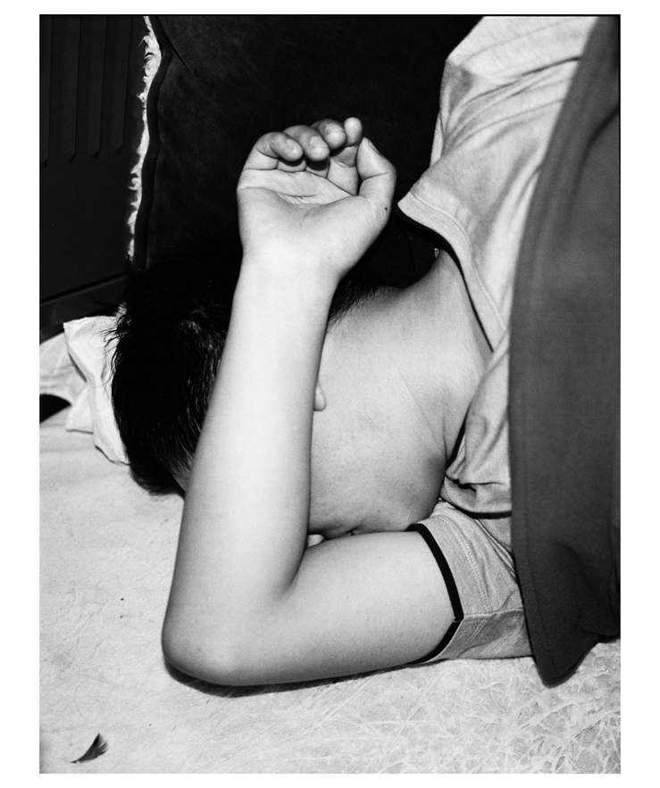 ST120BW09084_0012