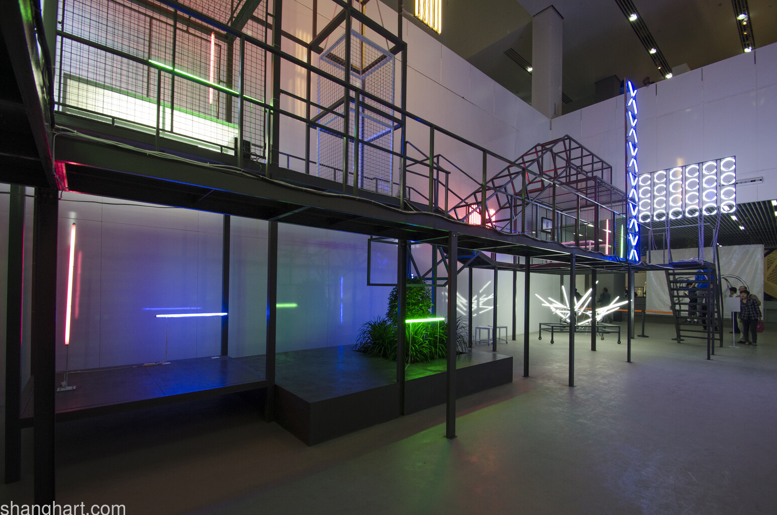 Installation view of SHI Qing 