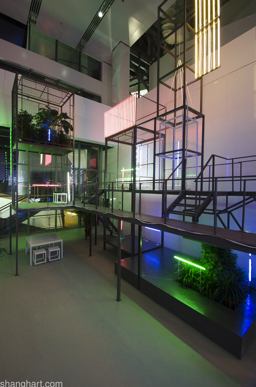 Installation view of SHI Qing 