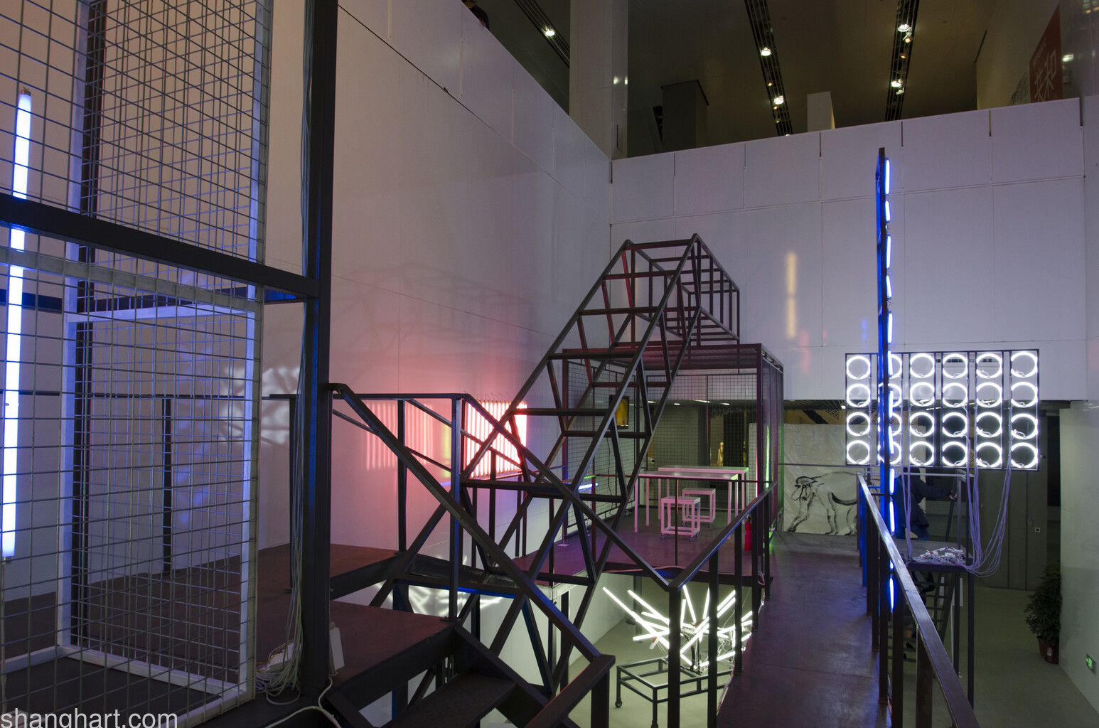 Installation view of SHI Qing 