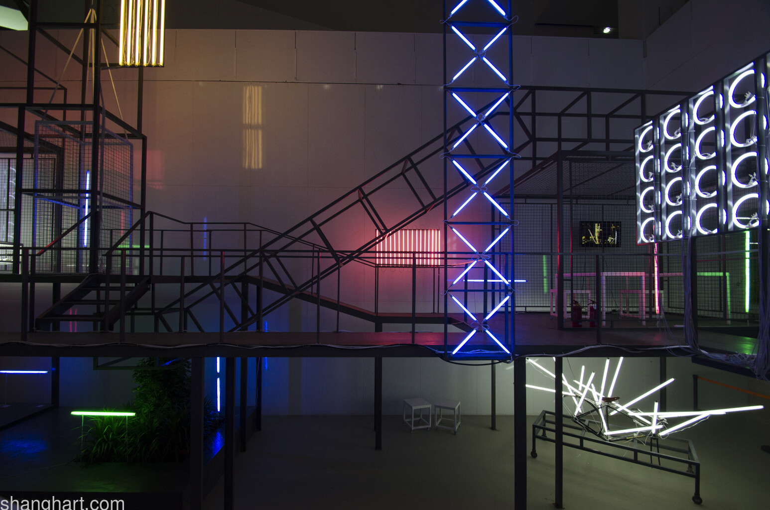 Installation view of SHI Qing 