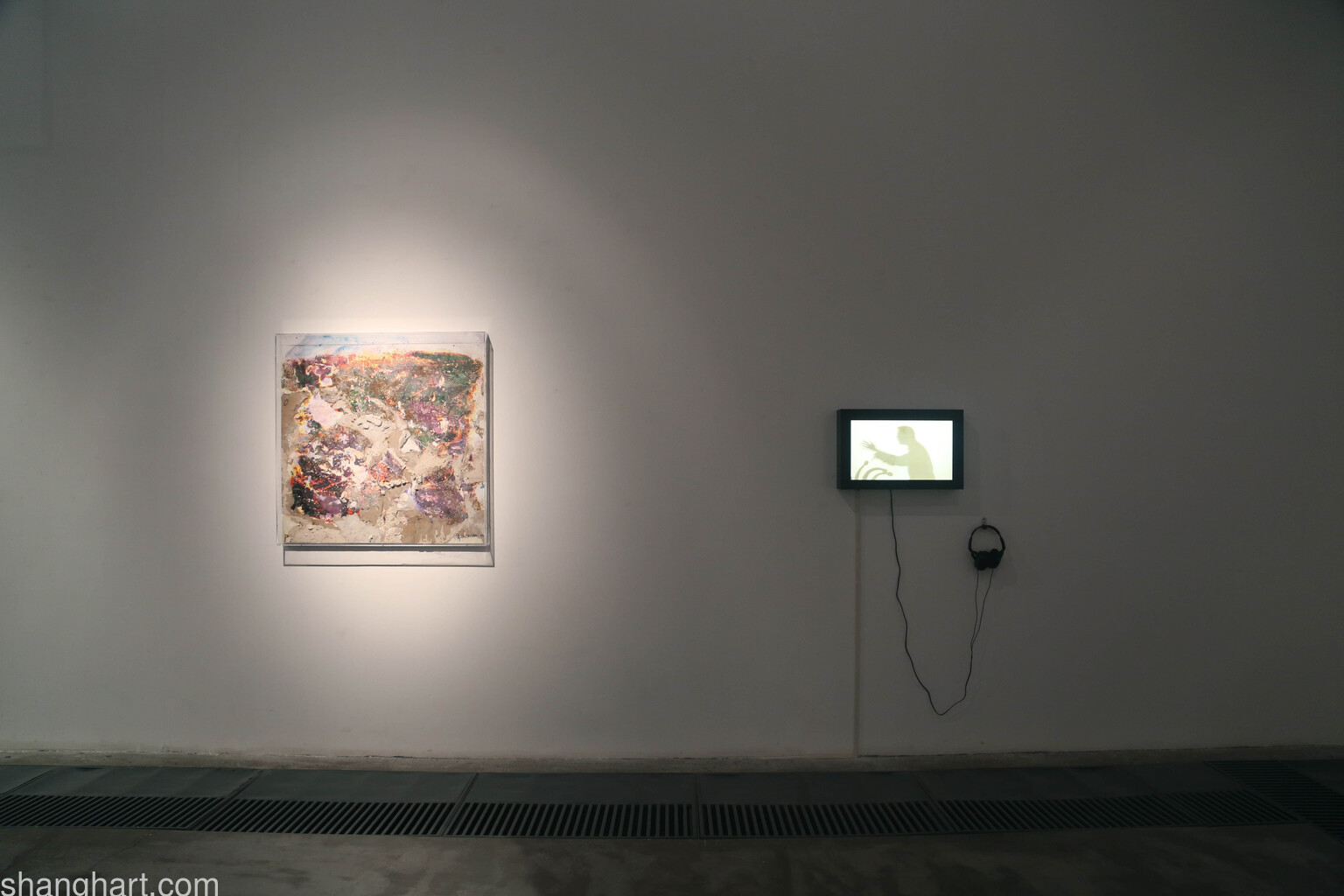 L: WANG Youshen-Per Square Meter · Washing · My Landscape 6-03|R: SUN Xun-Clown's Revolution