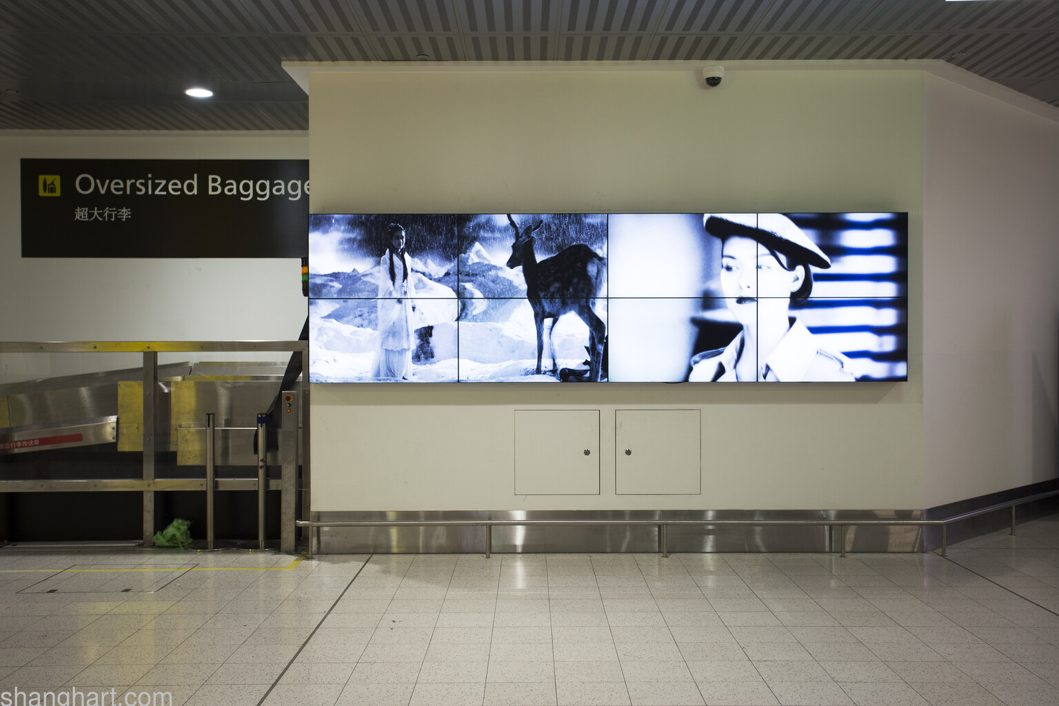 Melbourne Airport CUC Yang Fudong screens_Credit Mark Gambino