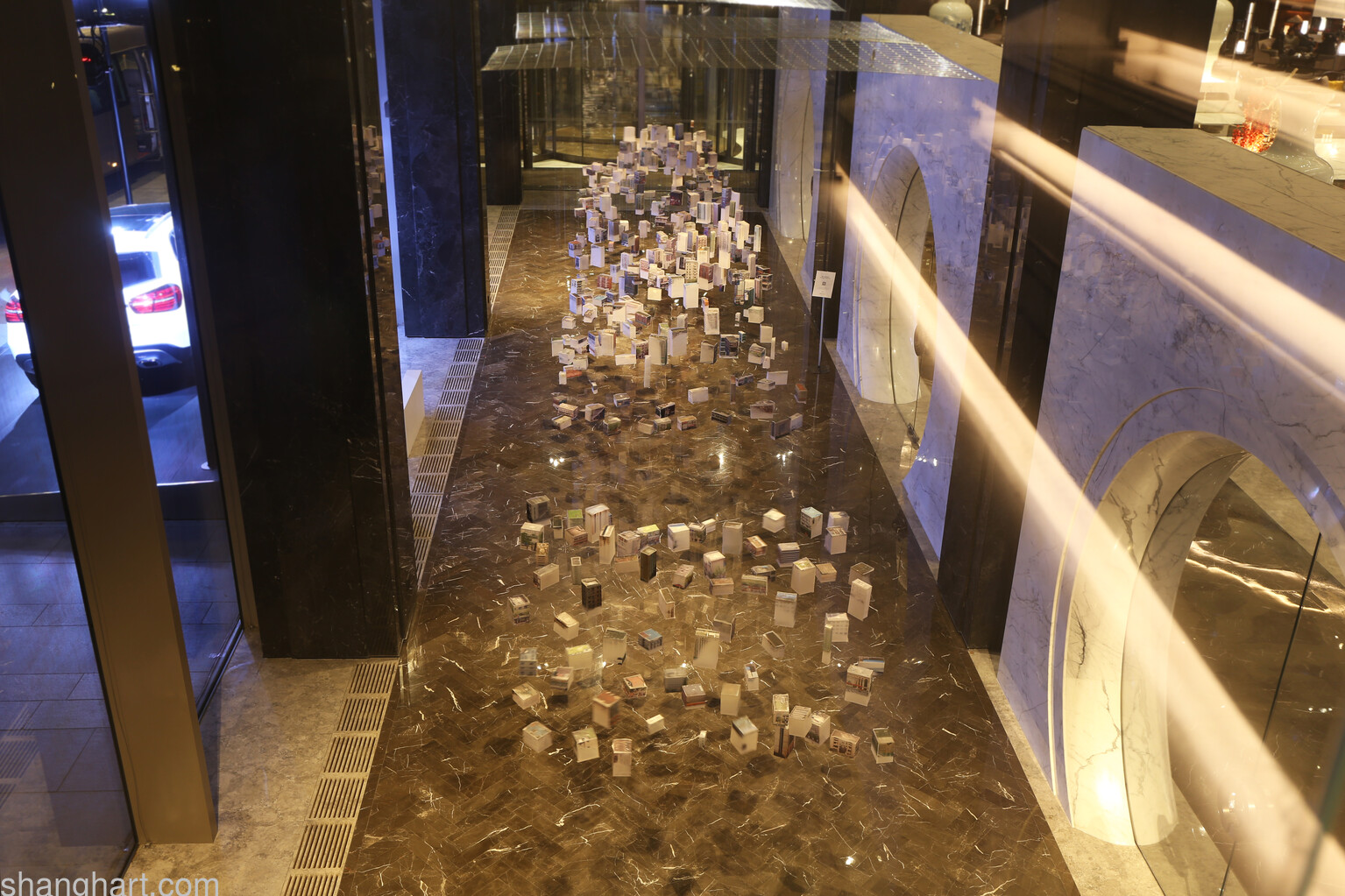 Installation view（night）