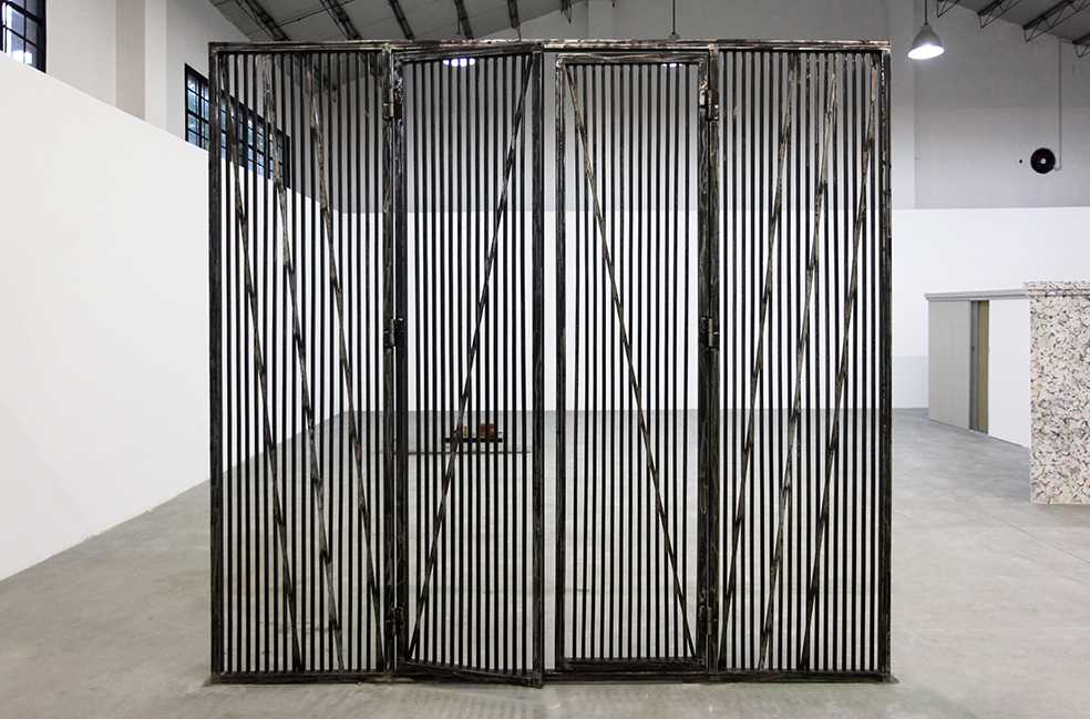 Gate (W)